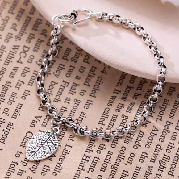 VINTAGE 925 STERLING SILVER LEAF PENDANT BRACELET - Picture 4 of 9